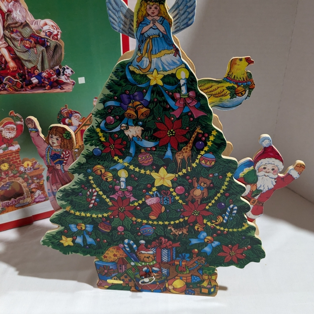 VTG Wooden Christmas Tree Motion Music Box  Works Table Shelf Decor Taiwan